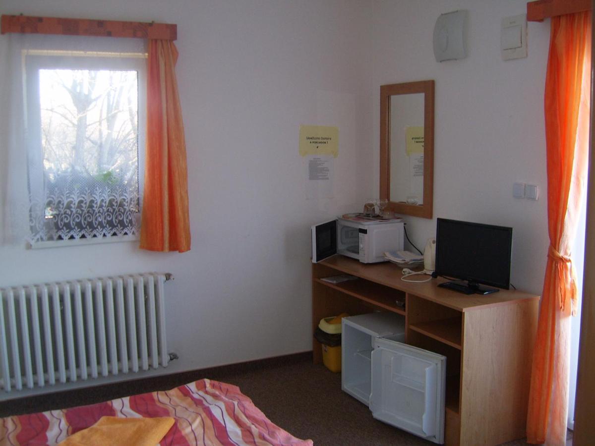 Penzion Zlatá rybka Podhájska Exterior foto