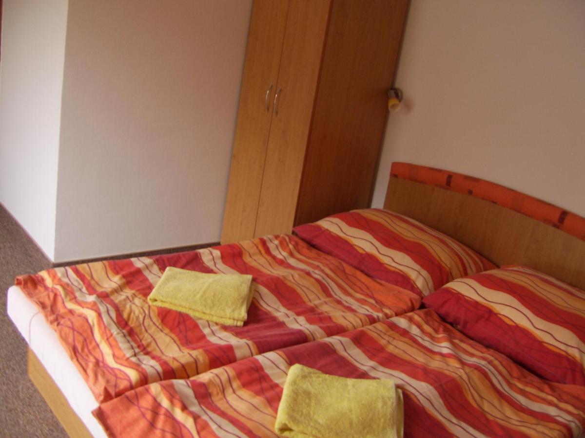 Penzion Zlatá rybka Podhájska Exterior foto
