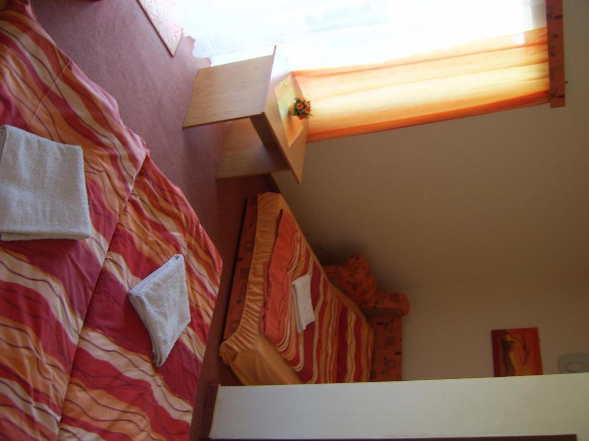 Penzion Zlatá rybka Podhájska Exterior foto
